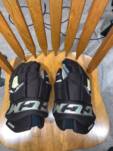 CCM HGTK Hershey Bears Pro Stock Gloves - 14”
