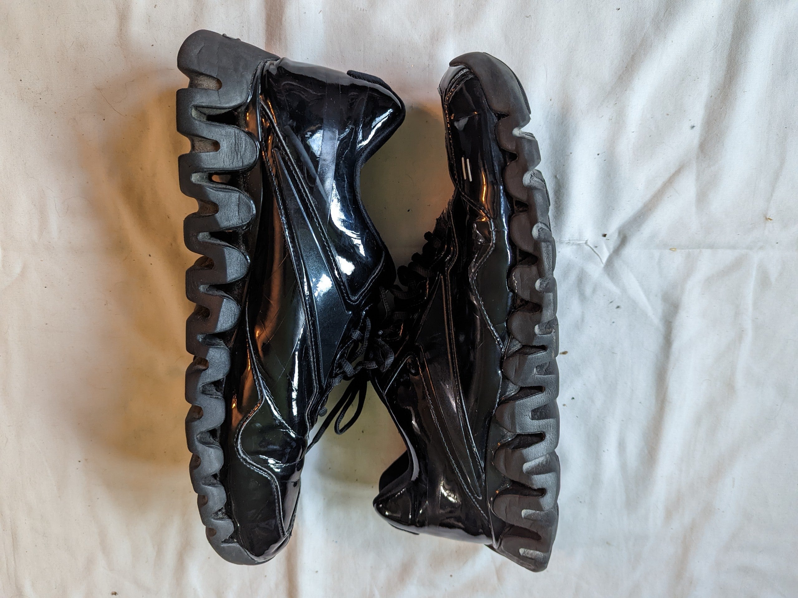 Used Reebok referee basketball shoe 