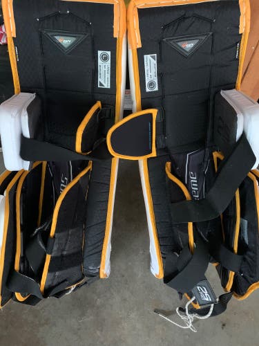 Bauer Supreme 2S Pro Goalie Leg Pads