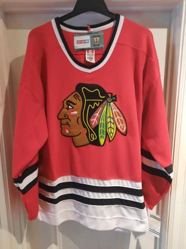 TONY ESPOSITO CHICAGO BLACKHAWKS JERSEY # 35 - CCM " VINTAGE " - NEW WITH TAGS