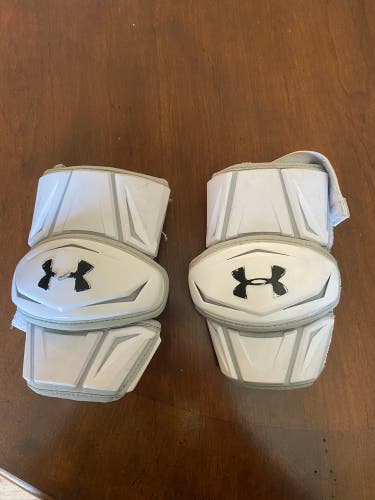 UA Revenant Arm Pads