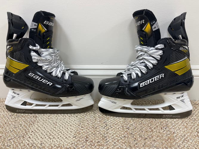 New Bauer Ultrasonic Skates  Size 6 Fit 3  Step Blacksteel
