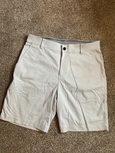 White Adult Size 32 Nike Golf Standard Fit “Chino” Shorts