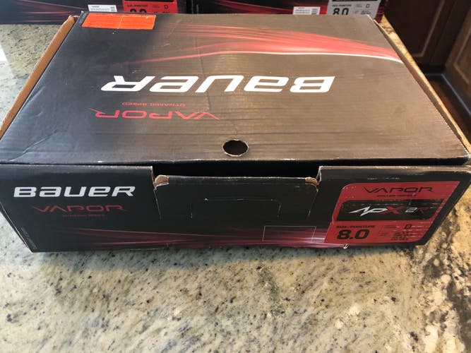 Bauer Vapor APX 2R roller skates.