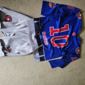 Chicago Draft Tournament Cubbies XL jersey, XL shell, socks (30 in)