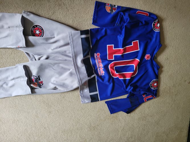 Chicago Draft Tournament Cubbies XL jersey, XL shell, socks (30 in)