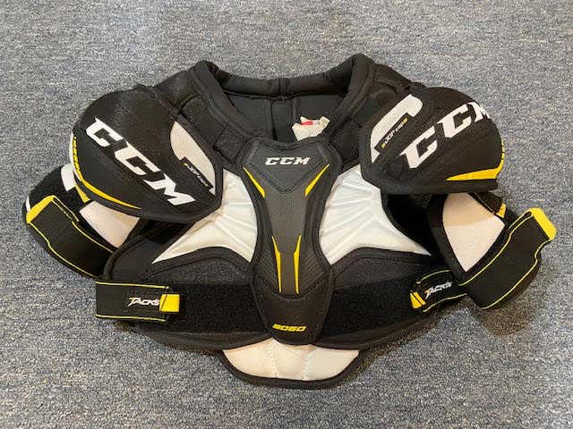 Used Junior Medium CCM Tacks 9060 Shoulder Pads