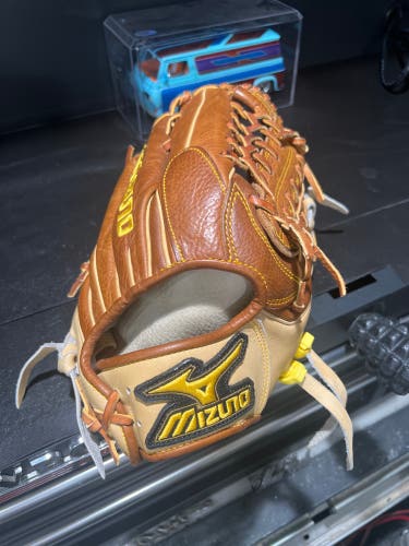 Infield 12.75" Classic Pro Soft Baseball Glove