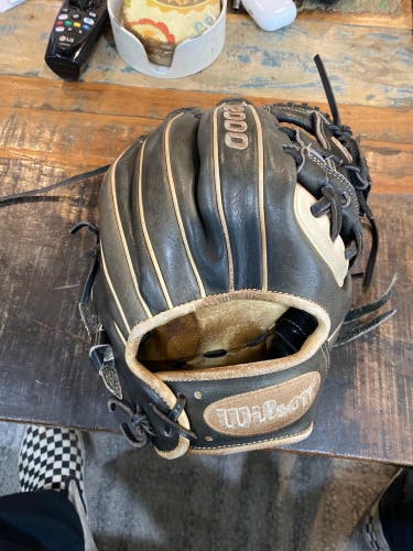 Infield 11.5" A2000 Baseball Glove