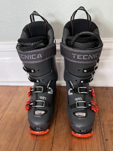 Used Men's Tecnica Alpine Touring Cochise 120 DYN Ski Boots Stiff Flex