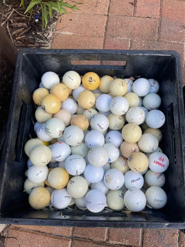 Golf balls mixed brands 100 pc used