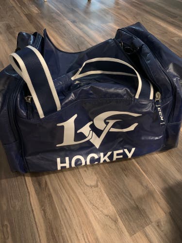 Used LVC Bauer Duffle bag
