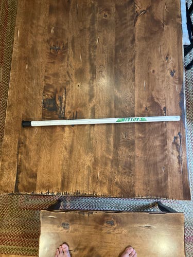 ND Irish Adrenaline Lacrosse Shaft - White/green