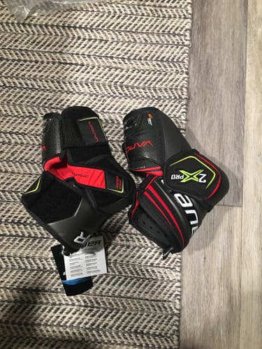 New Medium Bauer VAPOR 2X PRO Elbow Pads