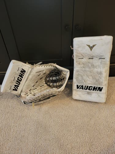 Used Vaughn Regular Velocity V6 Gloves