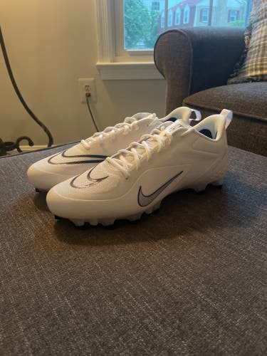 New Size 12.5 (Women's 13.5) Nike Huarache Cleats