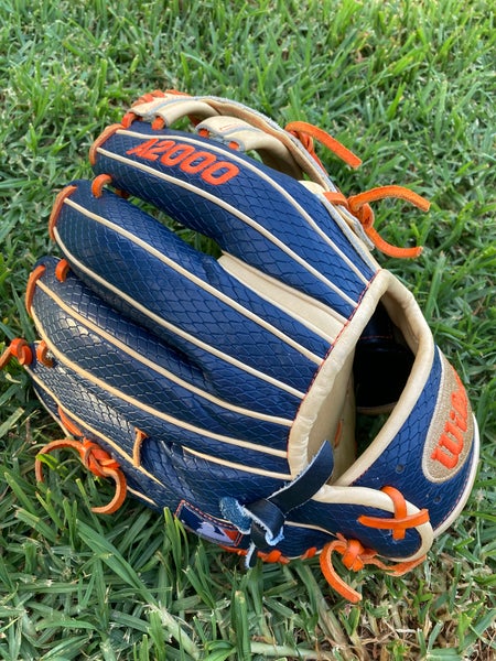 Used Jose Altuve game spec Right Hand Throw Wilson Infield A2000 Baseball Glove 11.5"