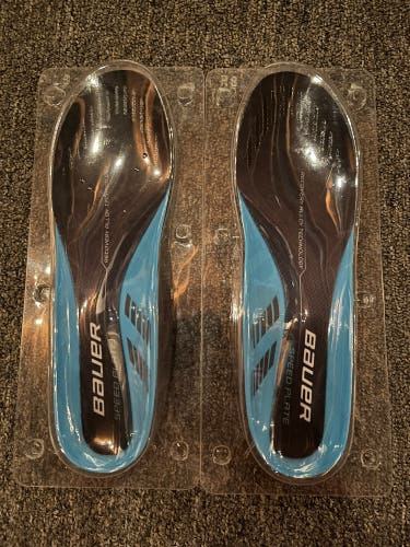 New Bauer Regular Width  Size 8.5 Speed Plate Hockey Skates