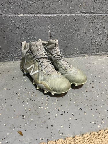 Gray Men's Molded Cleats Low Cut Freeze