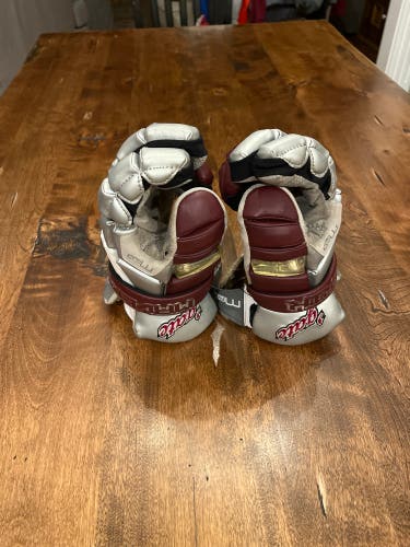 Colgate Raiders Maverik Max Gloves