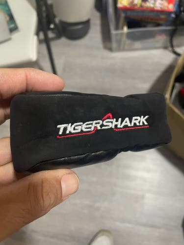 Tiger shark Golf putter head cover new