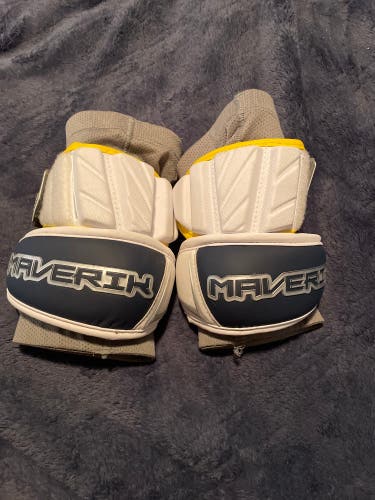 Used Large Maverik Max Elbow Pads
