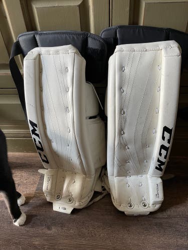 CCM 21” leg pads