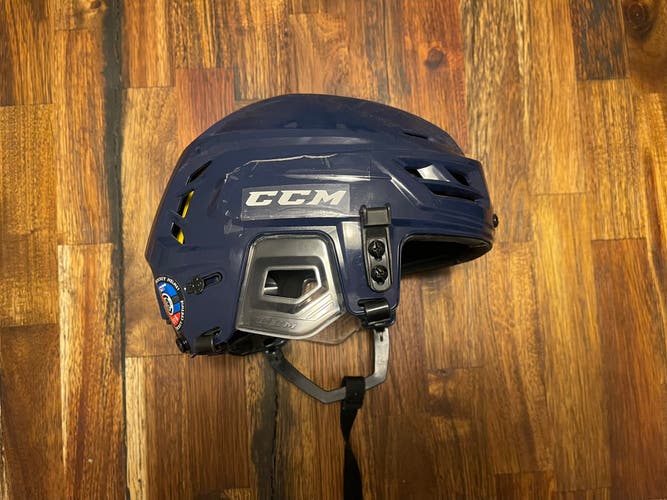 New Medium CCM Tacks 310 Navy Helmet