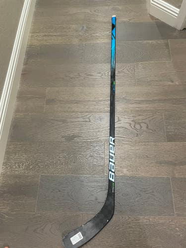 Intermediate Used Right Handed Bauer Nexus Geo Hockey Stick P92 55 flex