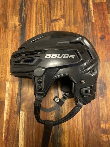Used Small Bauer Re-Akt 150 Black Helmet
