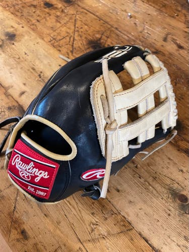 Used Rawlings Right Hand Throw Outfield Heart of the Hide Baseball Glove 12.25"