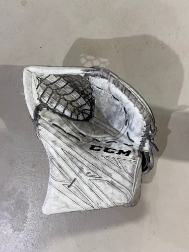 Used White Extreme Flex 4 Glove
