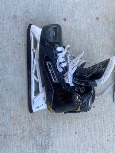 Used Bauer Regular Width  Size 8 Supreme 2S Hockey Goalie Skates