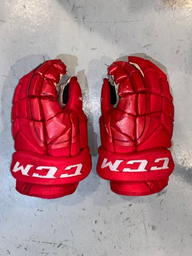 CCM HGP14 Pro Stock Dubuque Fighting Saints Gloves Sr. Size 15” Game Used