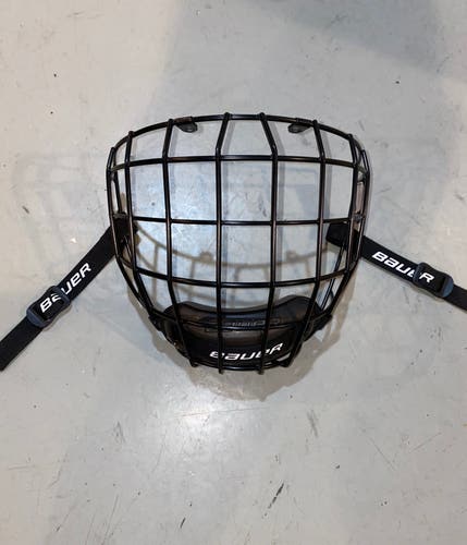 New Bauer Profile II Full Cage Sr. Size Small