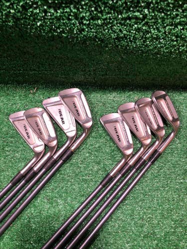 Nicklaus The Bear 3, 4, 5, 6, 7, 8, 9, P Iron Set Graphite, Right handed