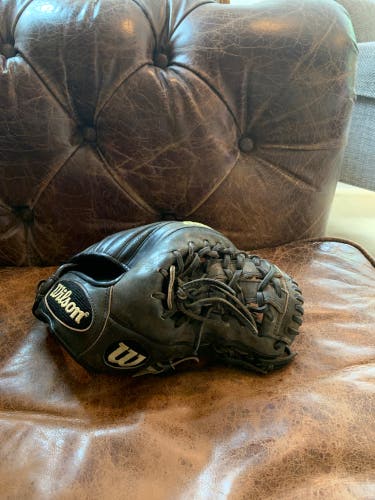 11.75" A2000 Baseball Glove Brian Wilson Model