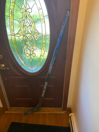 Senior New Right Handed Bauer Vapor Hyperlite Hockey Stick P28M Pro Stock
