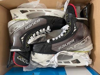 Senior Used Bauer Vapor Hyperlite Hockey Skates Size 7.5