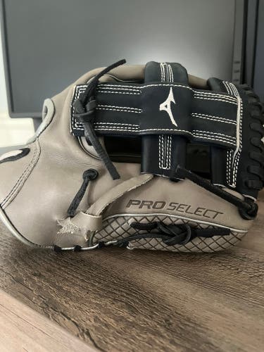 Mizuno 11.5 “ Baseball Glove
