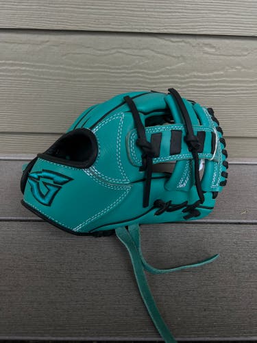 Goin Yard. Infield 11.5" Pro series Baseball Glove