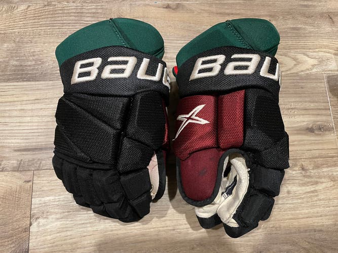 Bauer 13" Vapor 2X Pro Stock Hockey Gloves Phoenix Coyotes Brassard