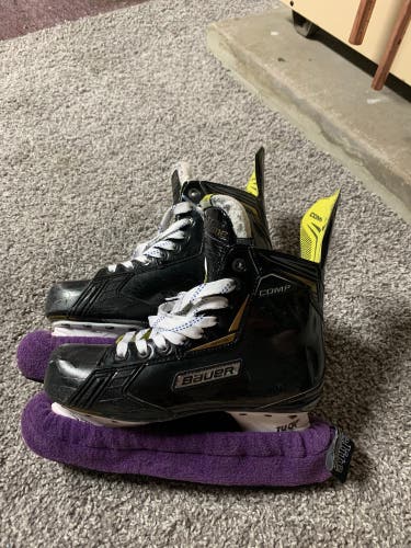 Used Bauer Regular Width Size 5.5 Supreme Comp Hockey Skates