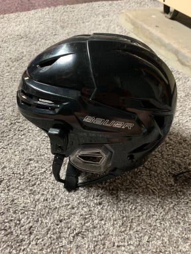 Used Medium Bauer Re-Akt 95 Helmet