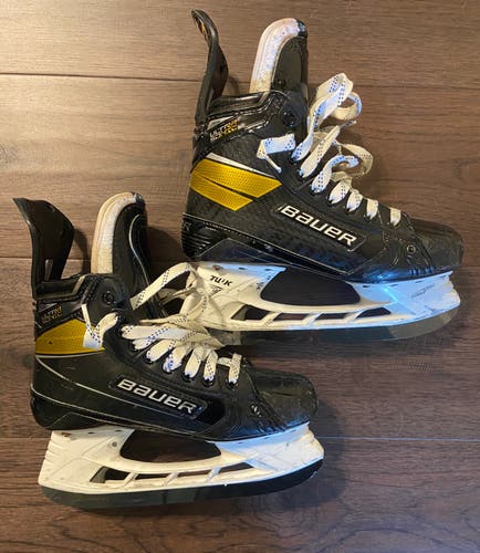 Used Bauer Custom Pro Stock Size 6.5 EE Supreme UltraSonic Hockey Skates