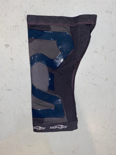 New Donjoy Trizone Compression Knee Brace Sleeve Adult Size Large