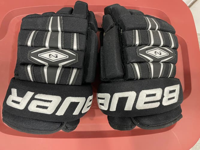 New with tags bauer nexus classic hockey gloves- 14"