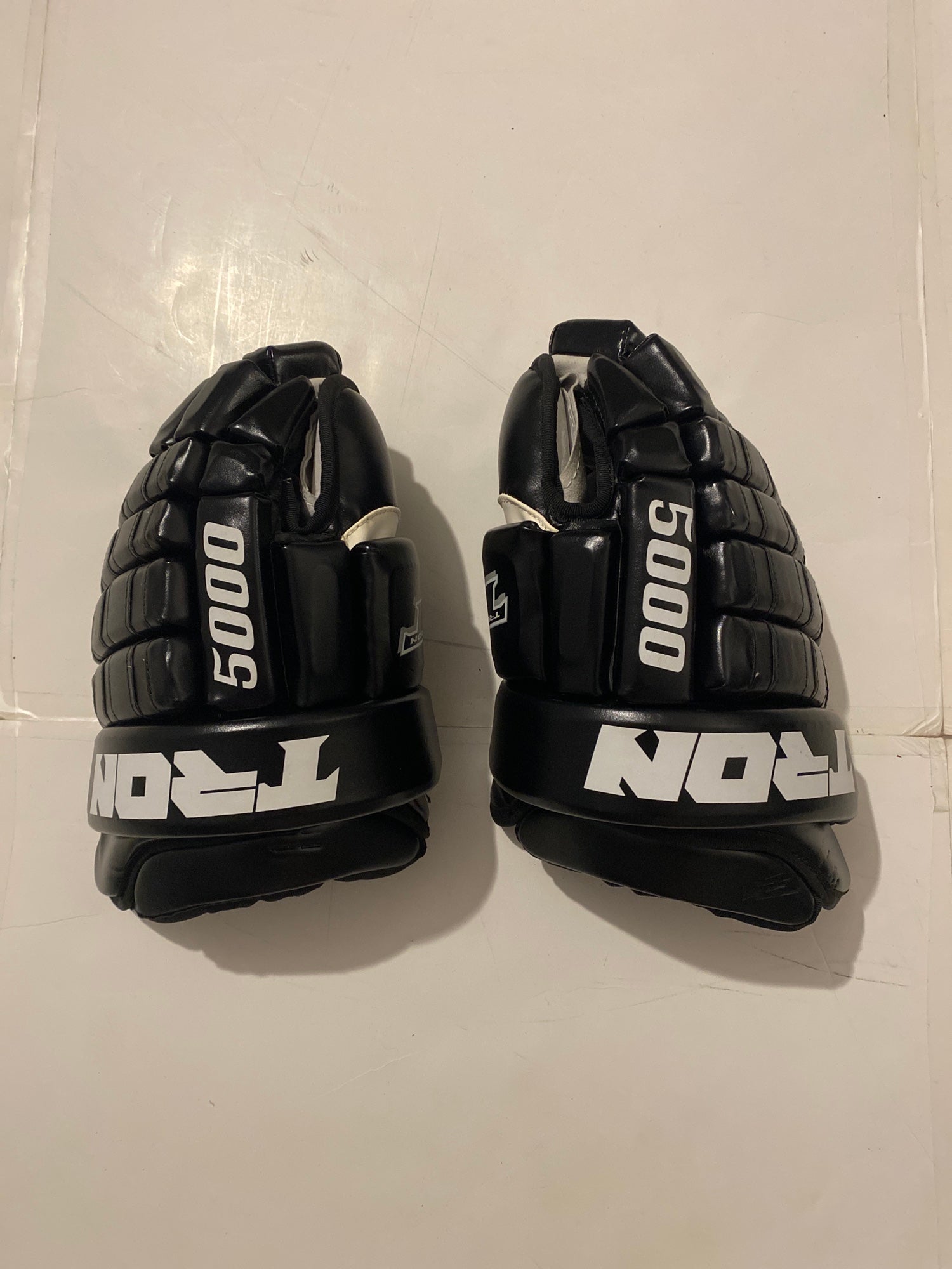 Tron 5000 Senior Hockey Gloves 