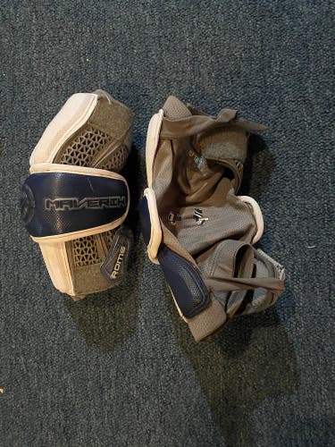 Penn State Medium/Large Maverik Rome Arm Pads