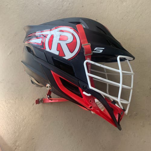 Black Cascade S Adult Team Resolute